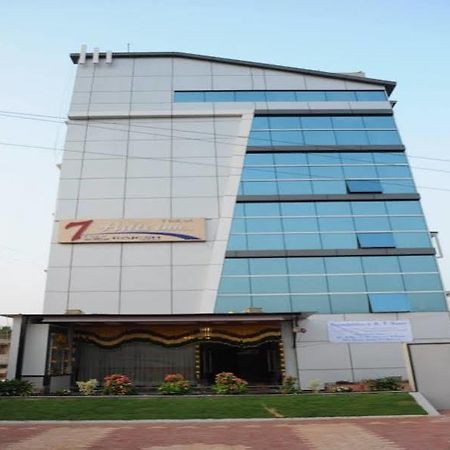 7 Hills Inn Tirupati Eksteriør bilde
