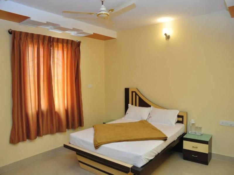 7 Hills Inn Tirupati Eksteriør bilde
